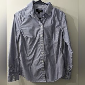 Tailored Non-Iron Shirt, White/blue stripes, Banana Republic Factory, Size 4